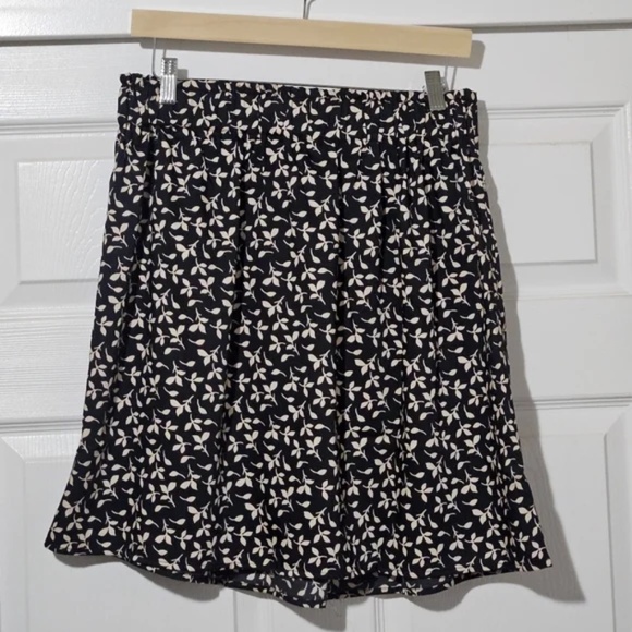 Loft Leaf Pleated Skirt small - Picture 4 of 6